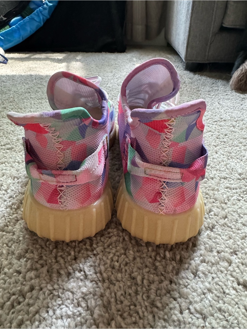 Woman’s lace up sneakers - Picture 2 of 11